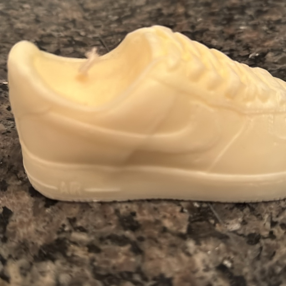Nike Air Force 1 Sneaker Candle - Off-White Cream Creamy Wax Decor new - Picture 2 of 10